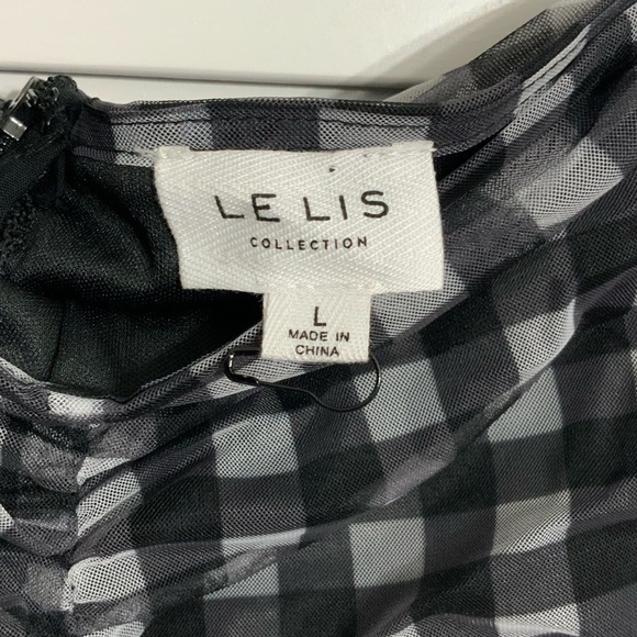 NWOT Le lis Collection Mini Skirt Size Large - Picture 3 of 4